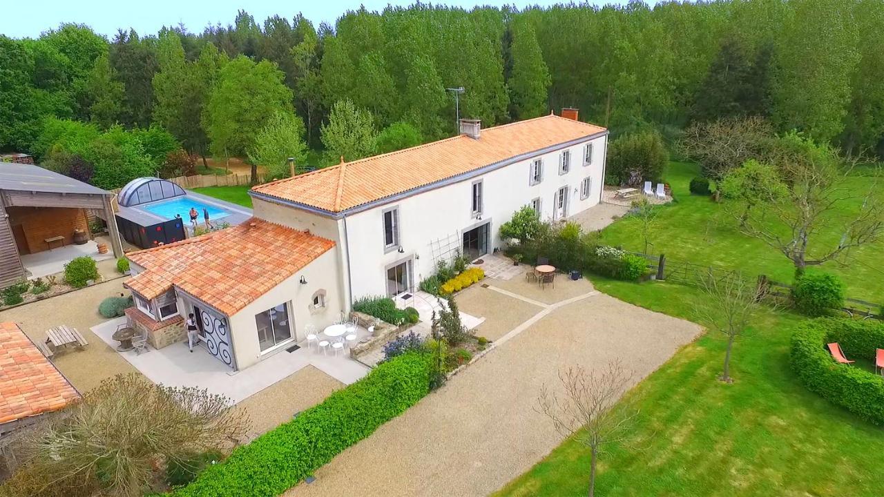 Chambres D'Hotes Au Gite De La Pommeraie Landeronde Екстериор снимка