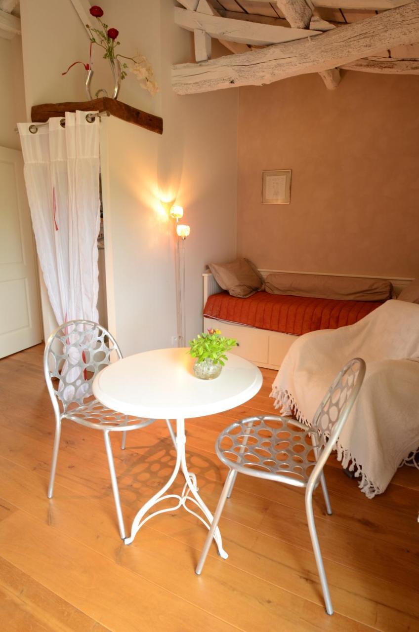 Chambres D'Hotes Au Gite De La Pommeraie Landeronde Екстериор снимка